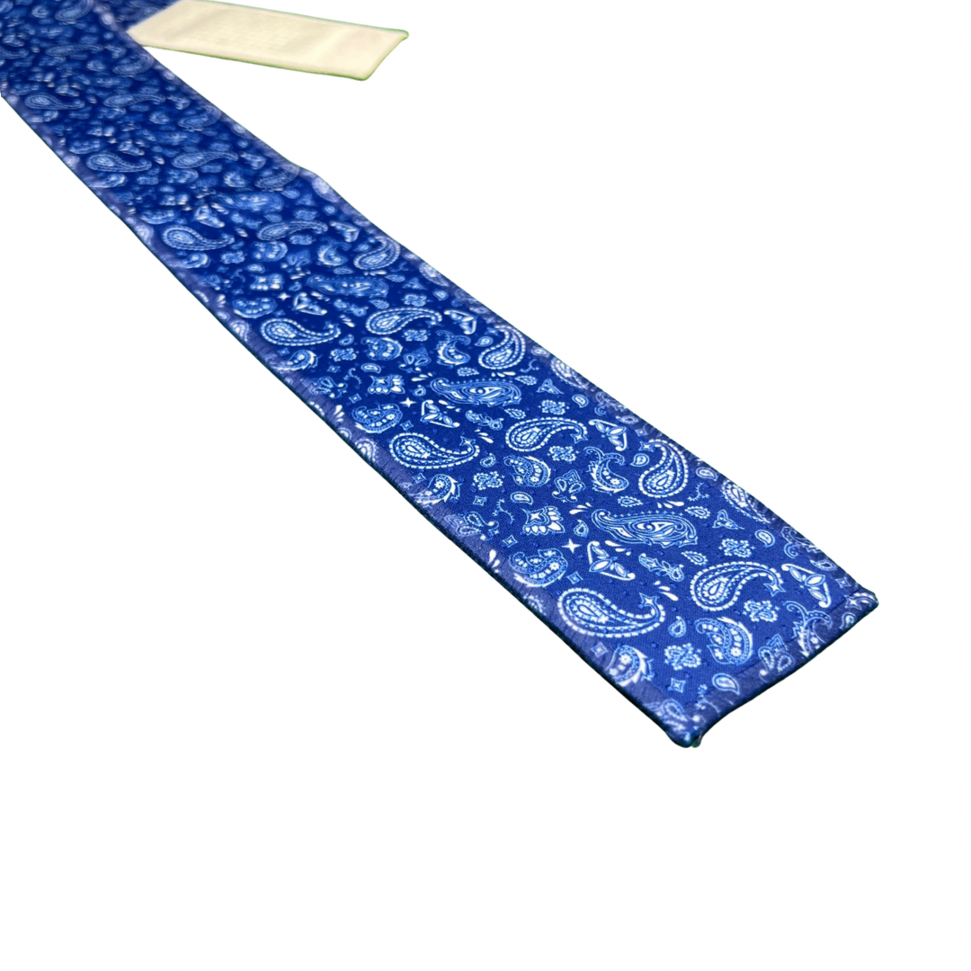 BLUE BANDANA STREAMER TOWEL